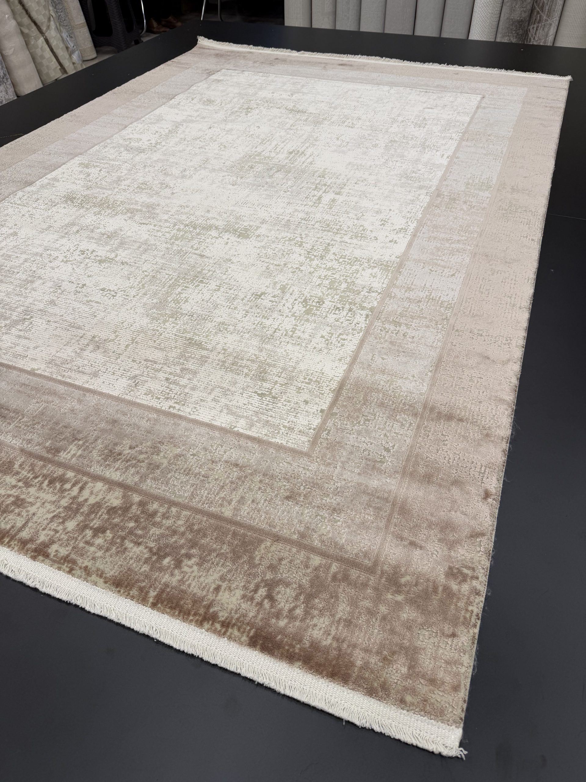 TUĞRA İPEK BAMBU PIERRE 05 KAHVE - Görsel 3